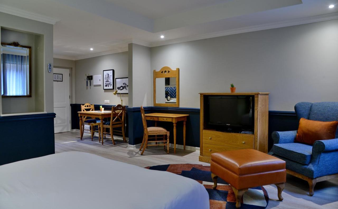 Courtyard Hotel Rosebank Johannesburgo Exterior foto