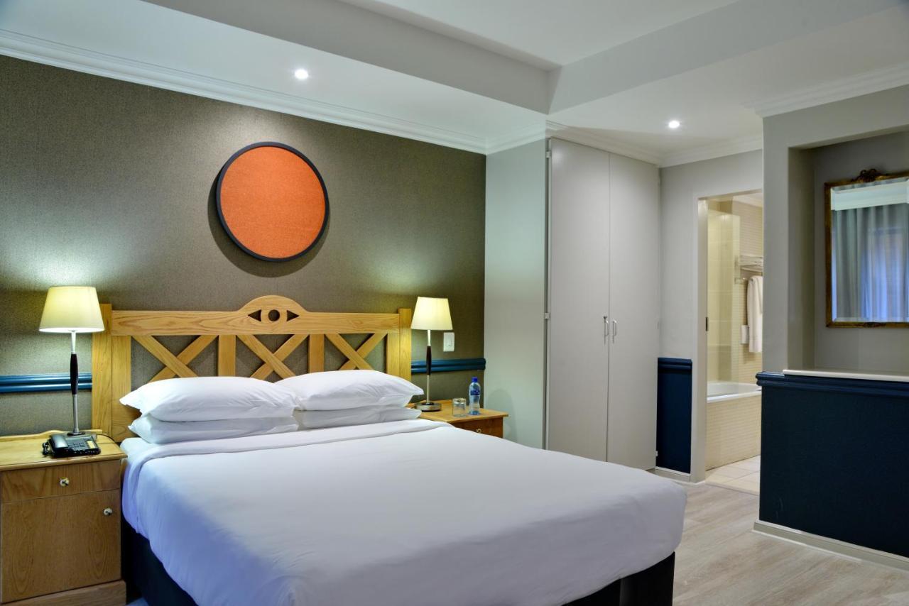 Courtyard Hotel Rosebank Johannesburgo Exterior foto