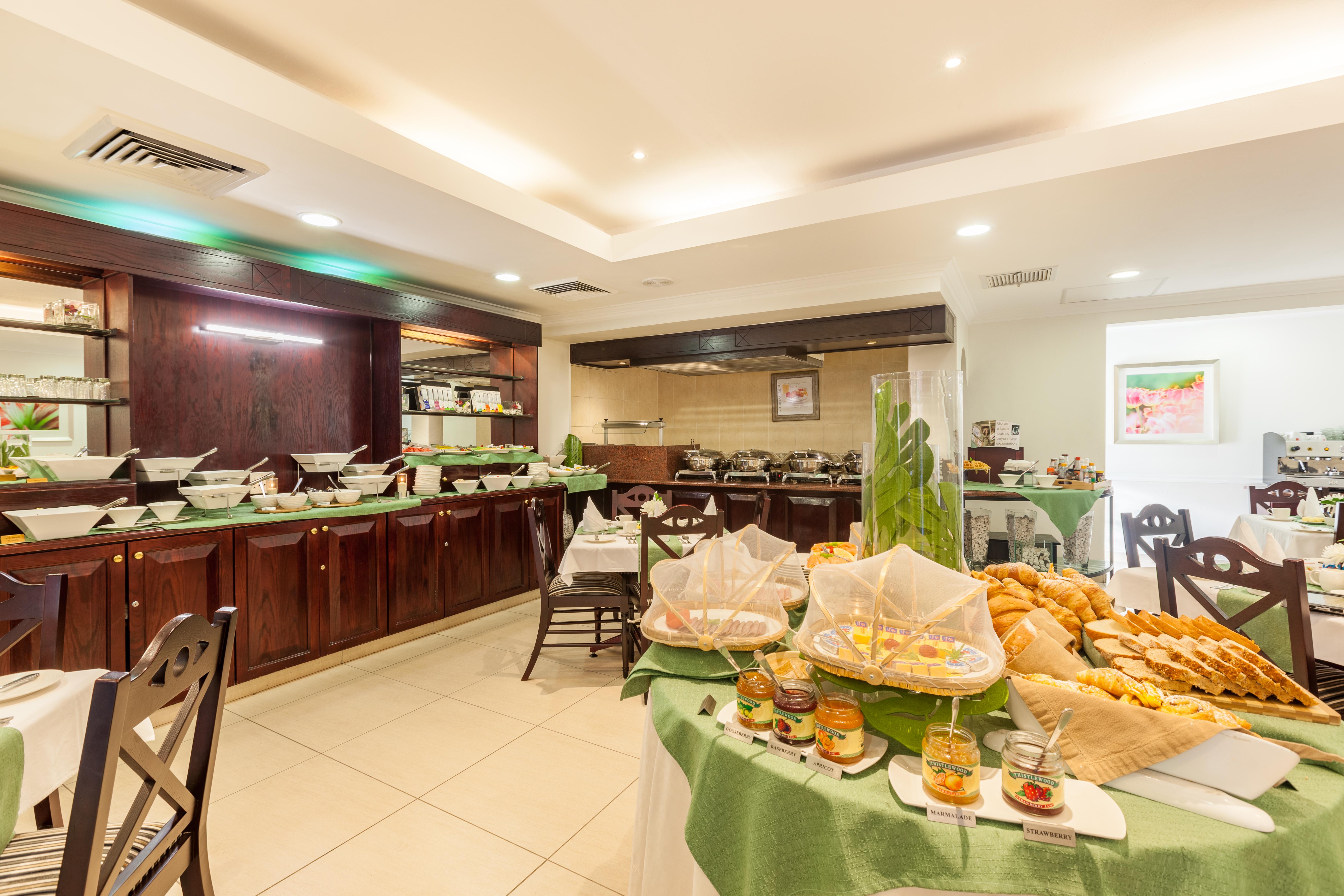 Courtyard Hotel Rosebank Johannesburgo Exterior foto